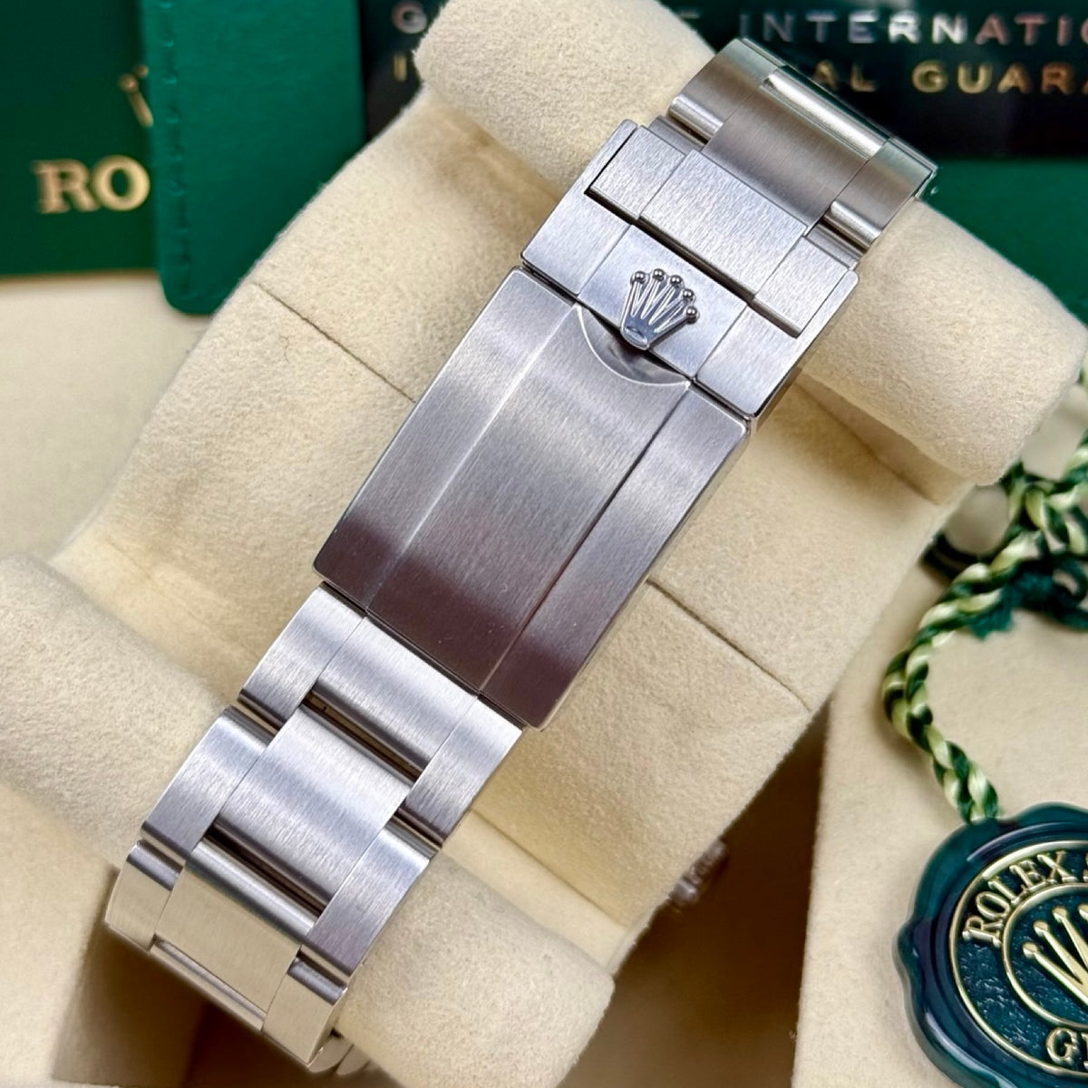 Rolex Explorer 40 Ref. 224270 Schwarz – Sehr gut, Fullset 12/2025 | Finer Things