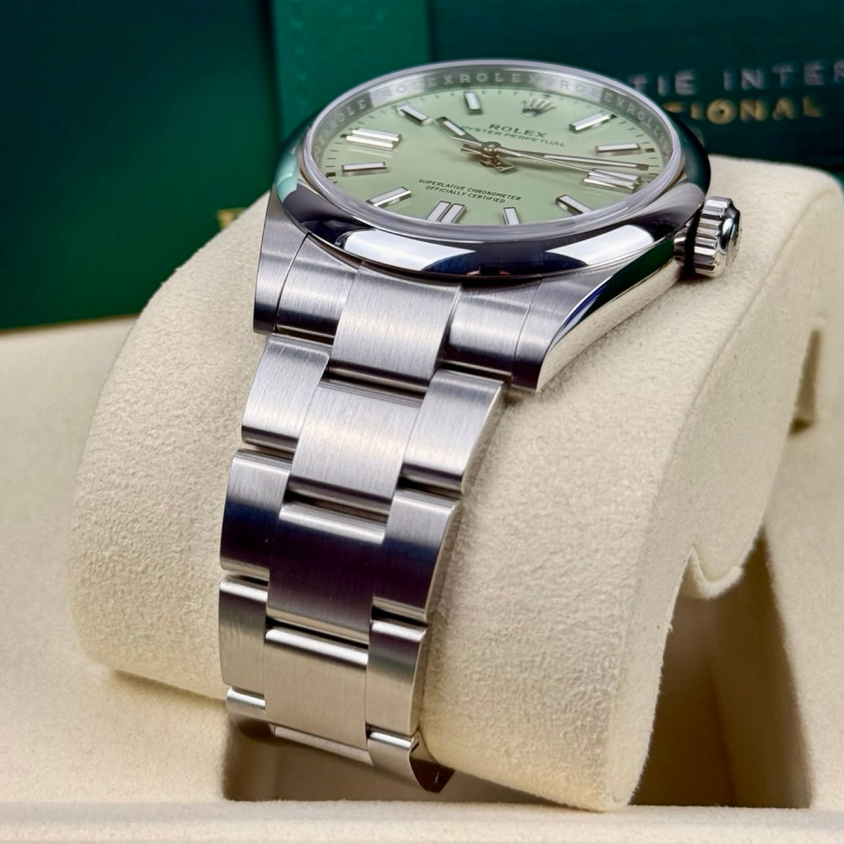Rolex Oyster Perpetual 41 Ref. 134300 Pistachio – Neu, LC100, Fullset 09/2026