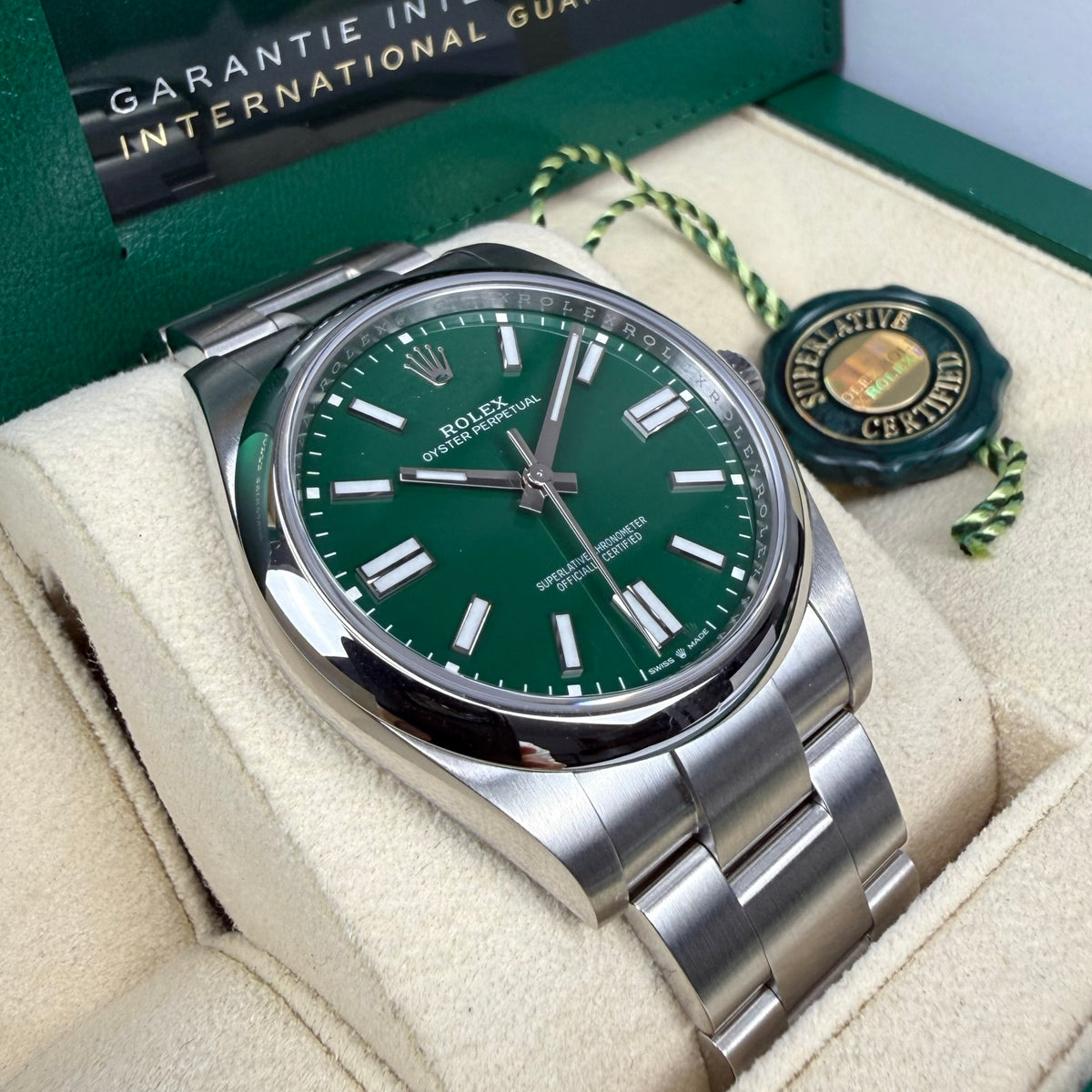 ROLEX OYSTER PERPETUAL 41 124300 GRÜN 06/2024 LC100 NEU FULLSET