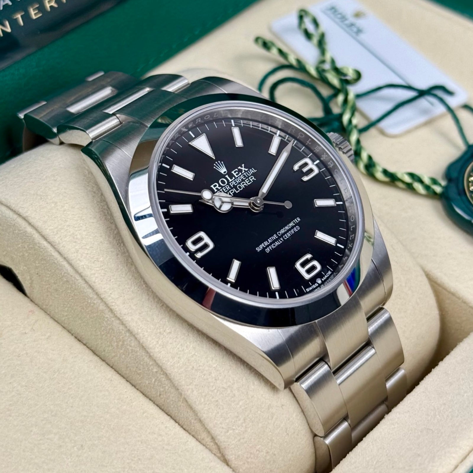 Rolex Explorer 40 Ref. 224270 Schwarz – Sehr gut, Fullset 12/2025 | Finer Things