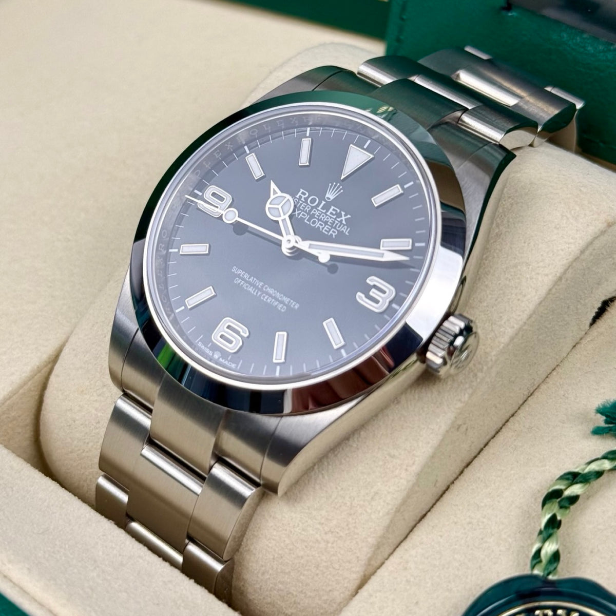 Rolex Explorer 40 Ref. 224270 Schwarz – Sehr gut, Fullset 12/2025 | Finer Things