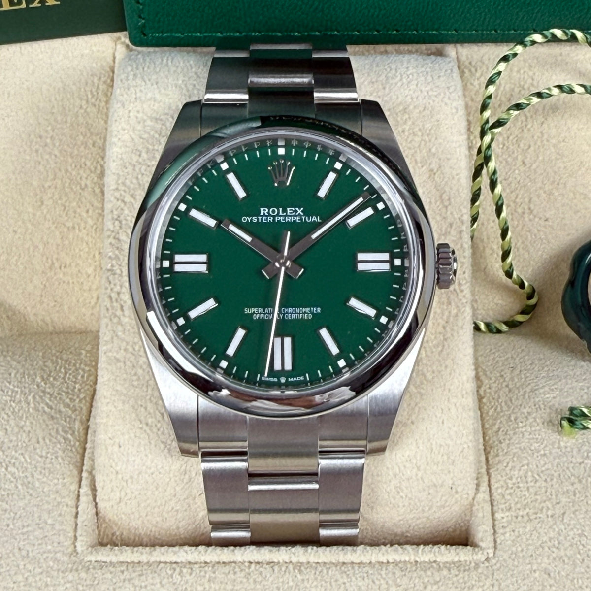 ROLEX OYSTER PERPETUAL 41 124300 GRÜN 06/2024 LC100 NEU FULLSET
