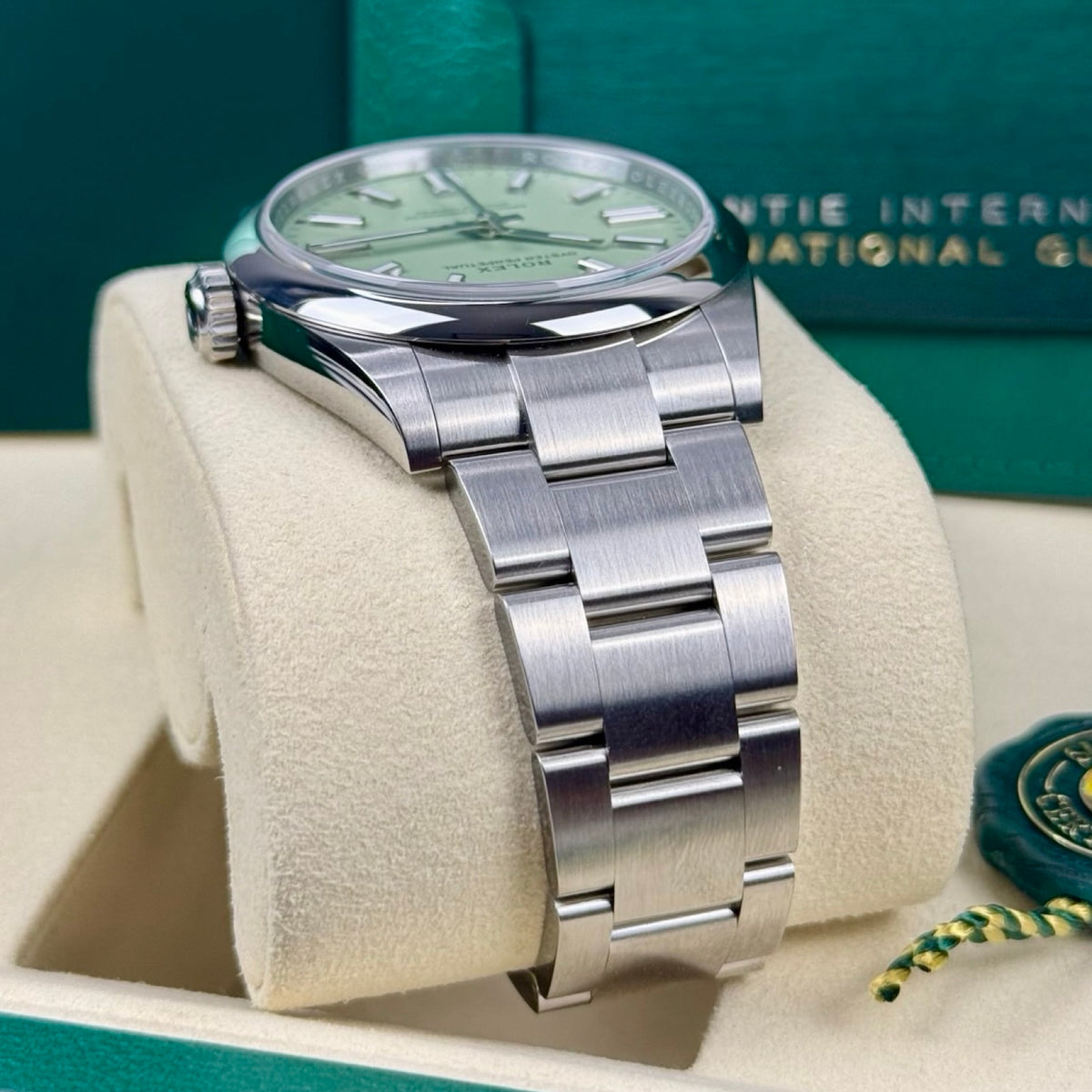 Rolex Oyster Perpetual 41 Ref. 134300 Pistachio – Neu, LC100, Fullset 09/2026