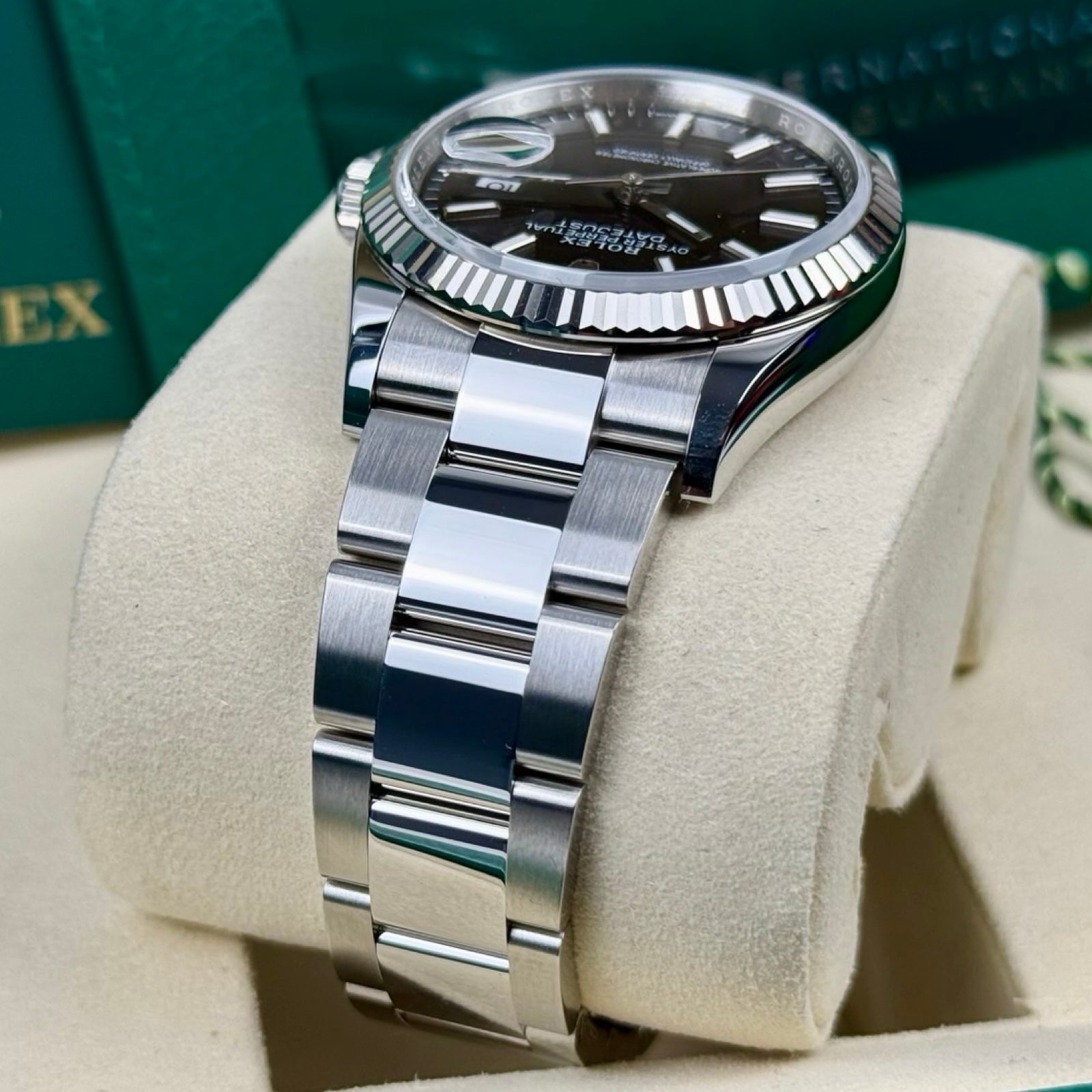 Rolex Datejust 36 Ref. 126234 Schwarz – Neu, LC100, Fullset 03/2026 | Finer Things