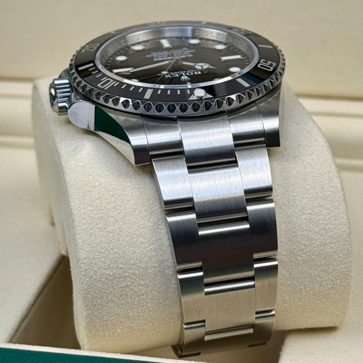 Rolex Submariner No Date Ref. 124060 – Neu, LC100, Fullset 03/2026 | Finer Things