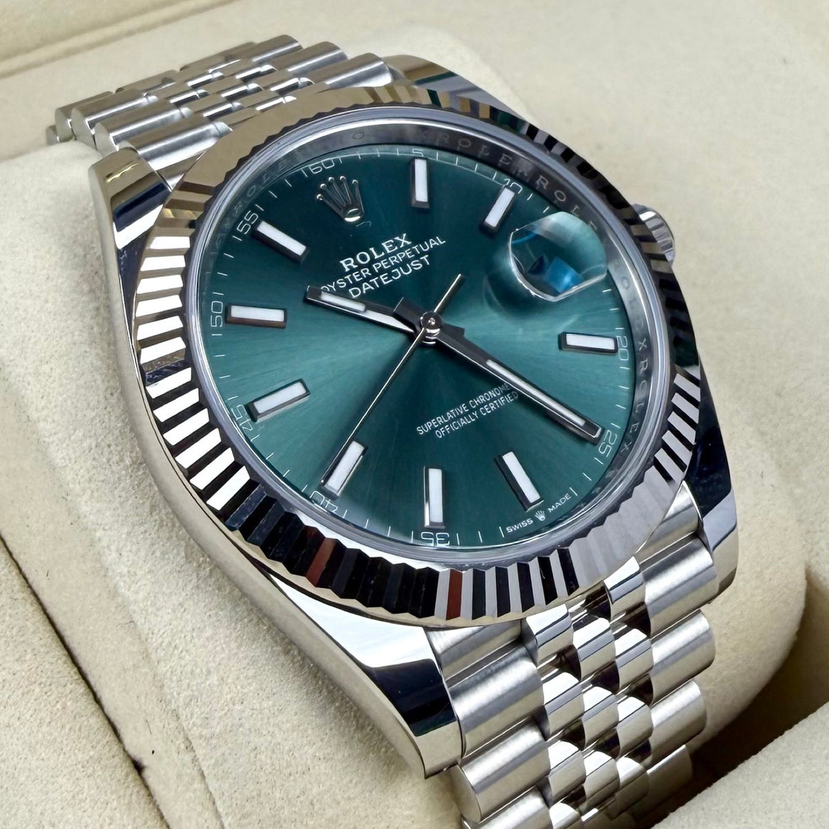 ROLEX DATEJUST 41 126334 MINT GRÜN JUBILEE 05/2025 FULLSET