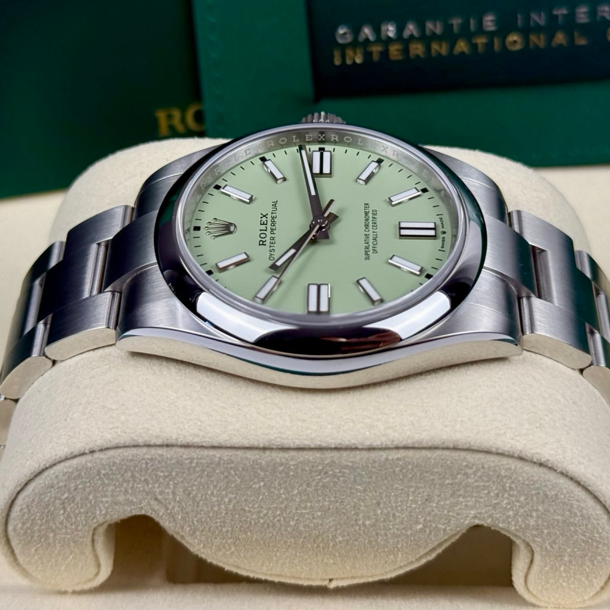Rolex Oyster Perpetual 41 Ref. 134300 Pistachio – Neu, LC100, Fullset 09/2026