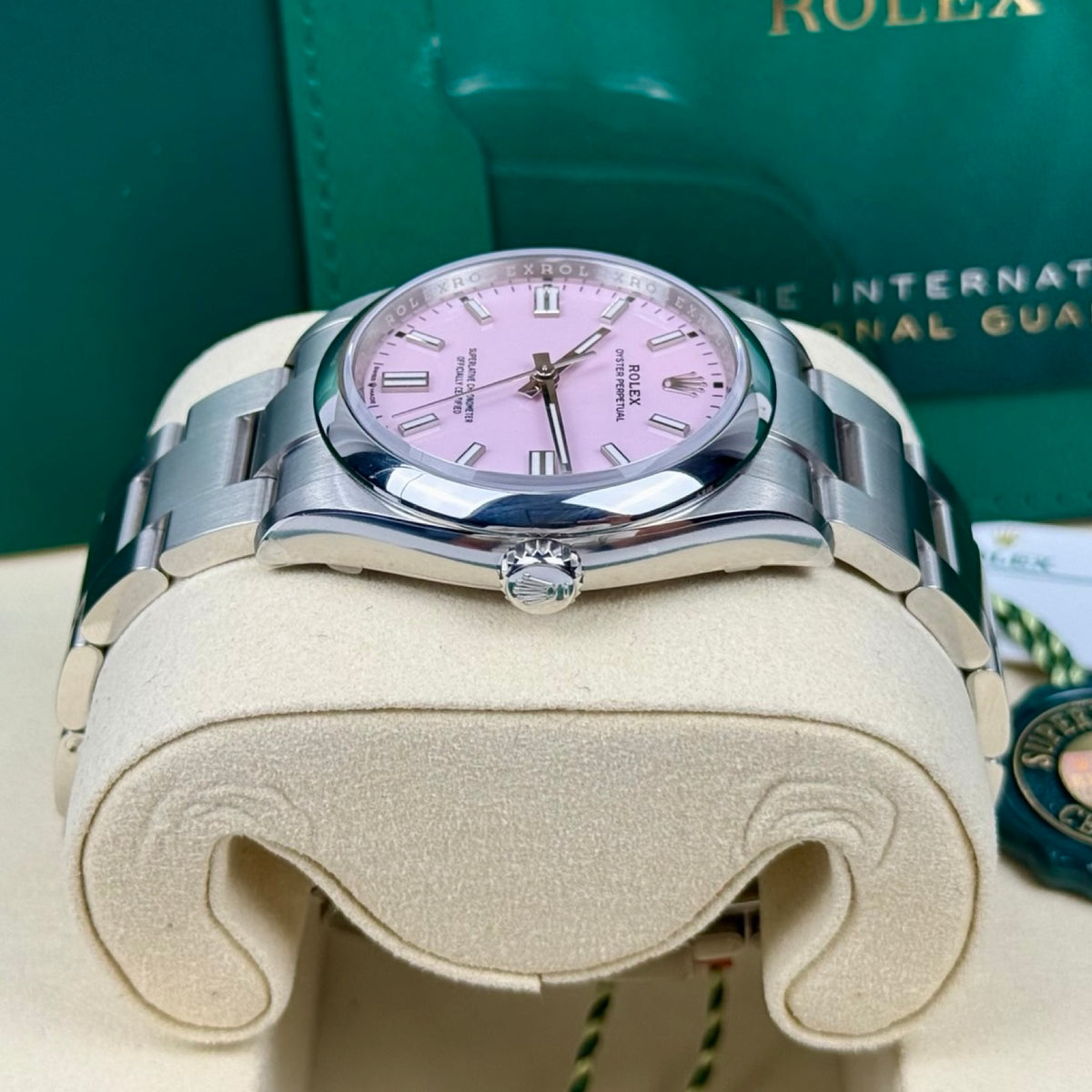 Rolex Oyster Perpetual 36 Ref. 126000 Candy Pink – Neu, Fullset 03/2026 | Finer Things