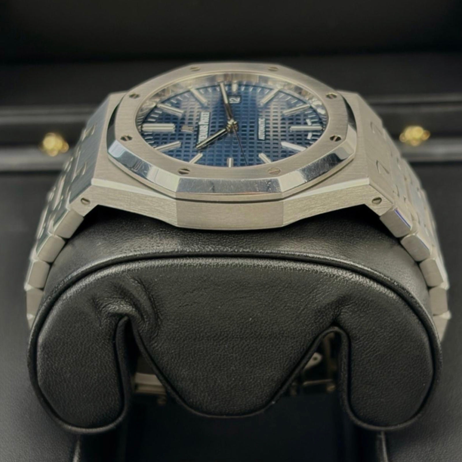 Audemars Piguet Royal Oak Ref. 15400ST Blau – Sehr gut, Fullset 2017 | Finer Things