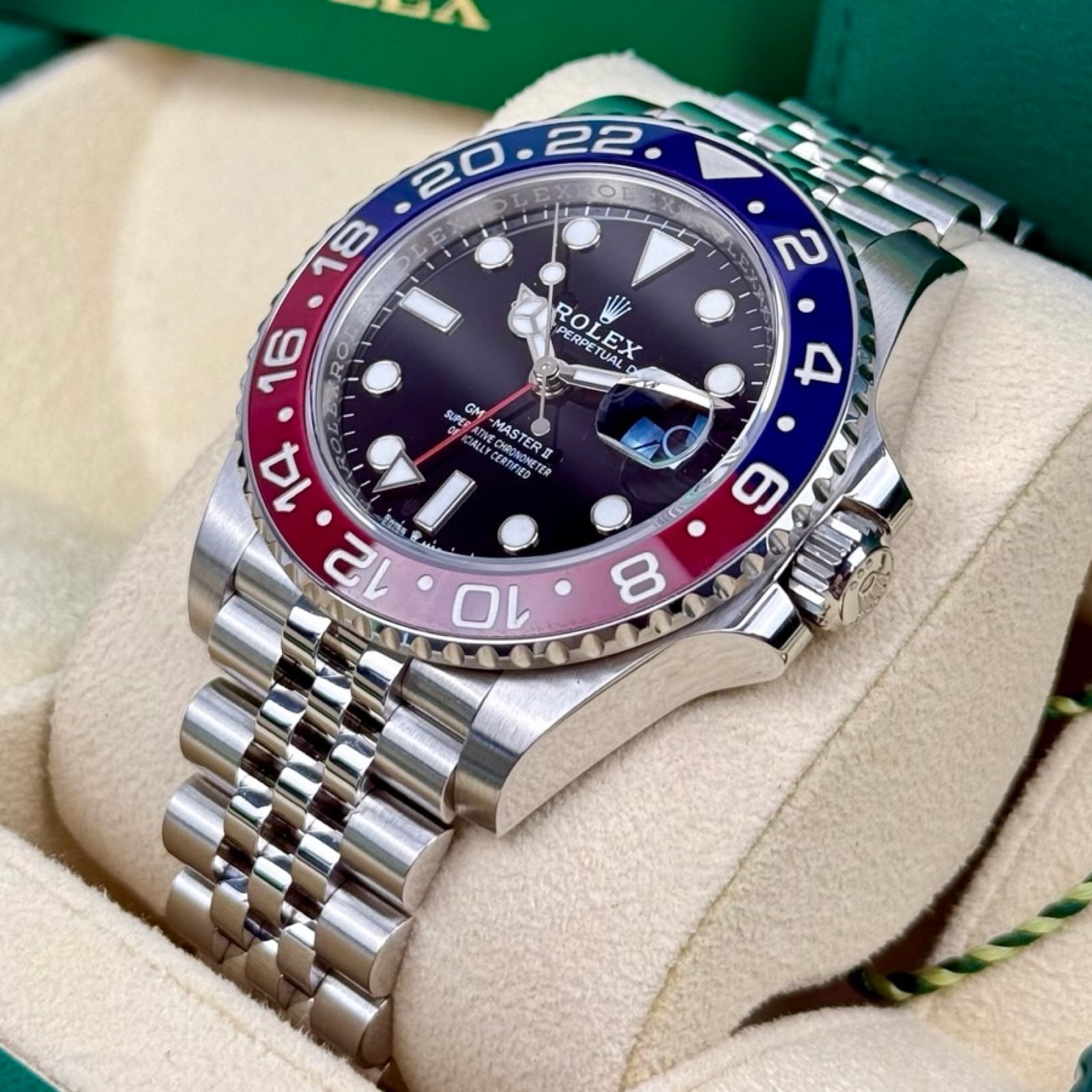 ROLEX GMT-MASTER II PEPSI 126710BLRO JUBILEE 02/2023 WIE NEU FULLSET