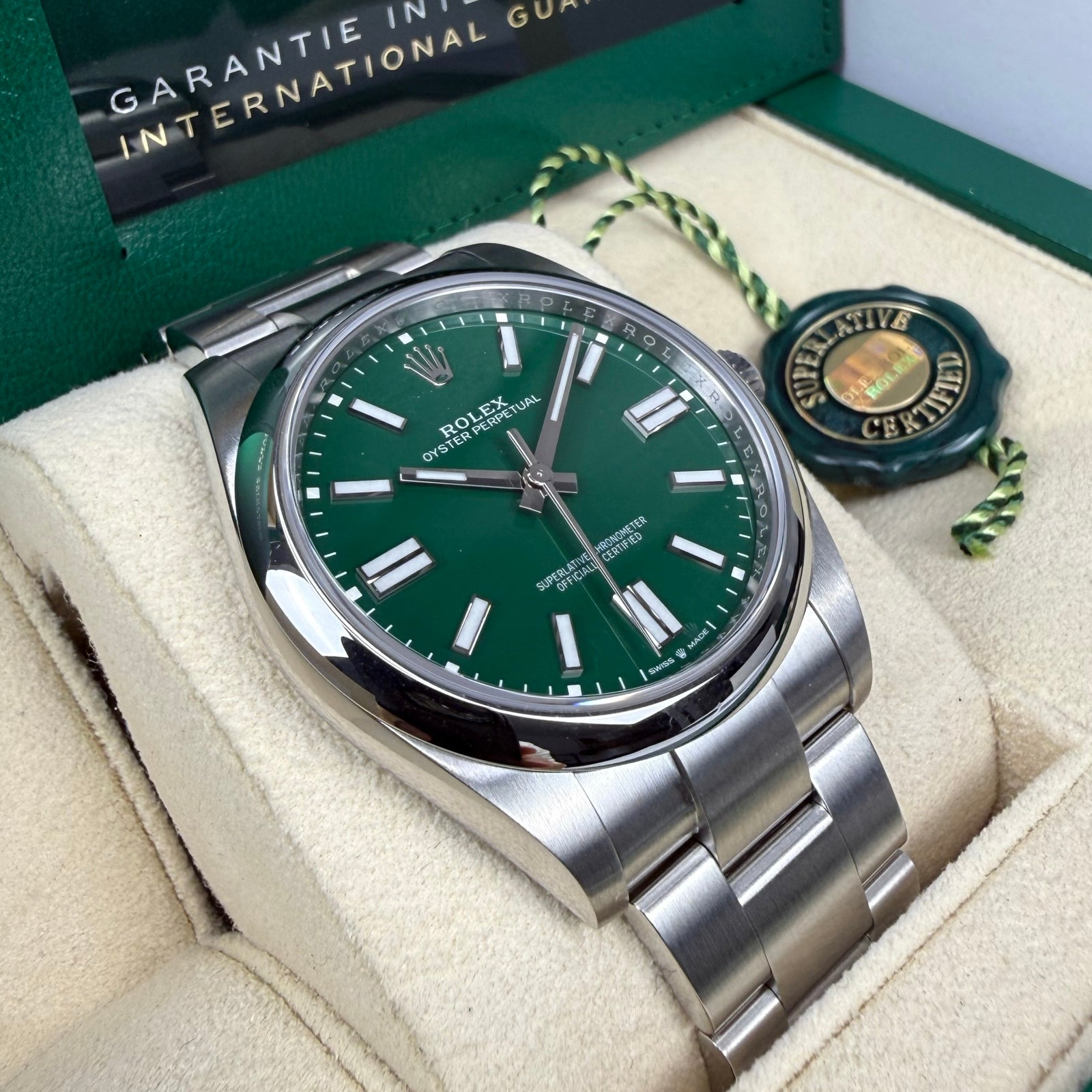 ROLEX OYSTER PERPETUAL 41 124300 GRÜN 06/2024 LC100 NEU FULLSET
