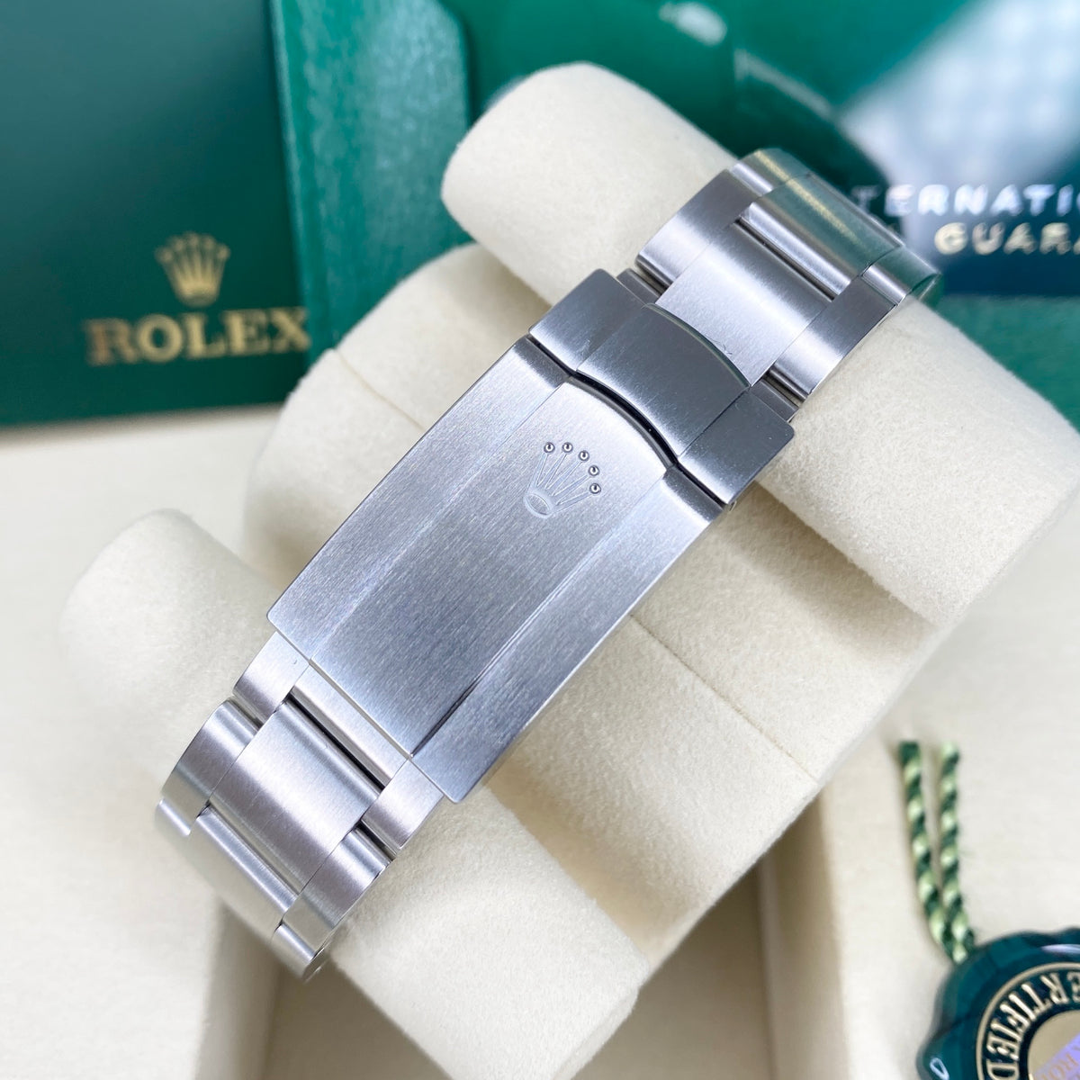Rolex Oyster Perpetual 36 Ref. 126000 Pistachio – Neu, Fullset 02/2026 | Finer Things