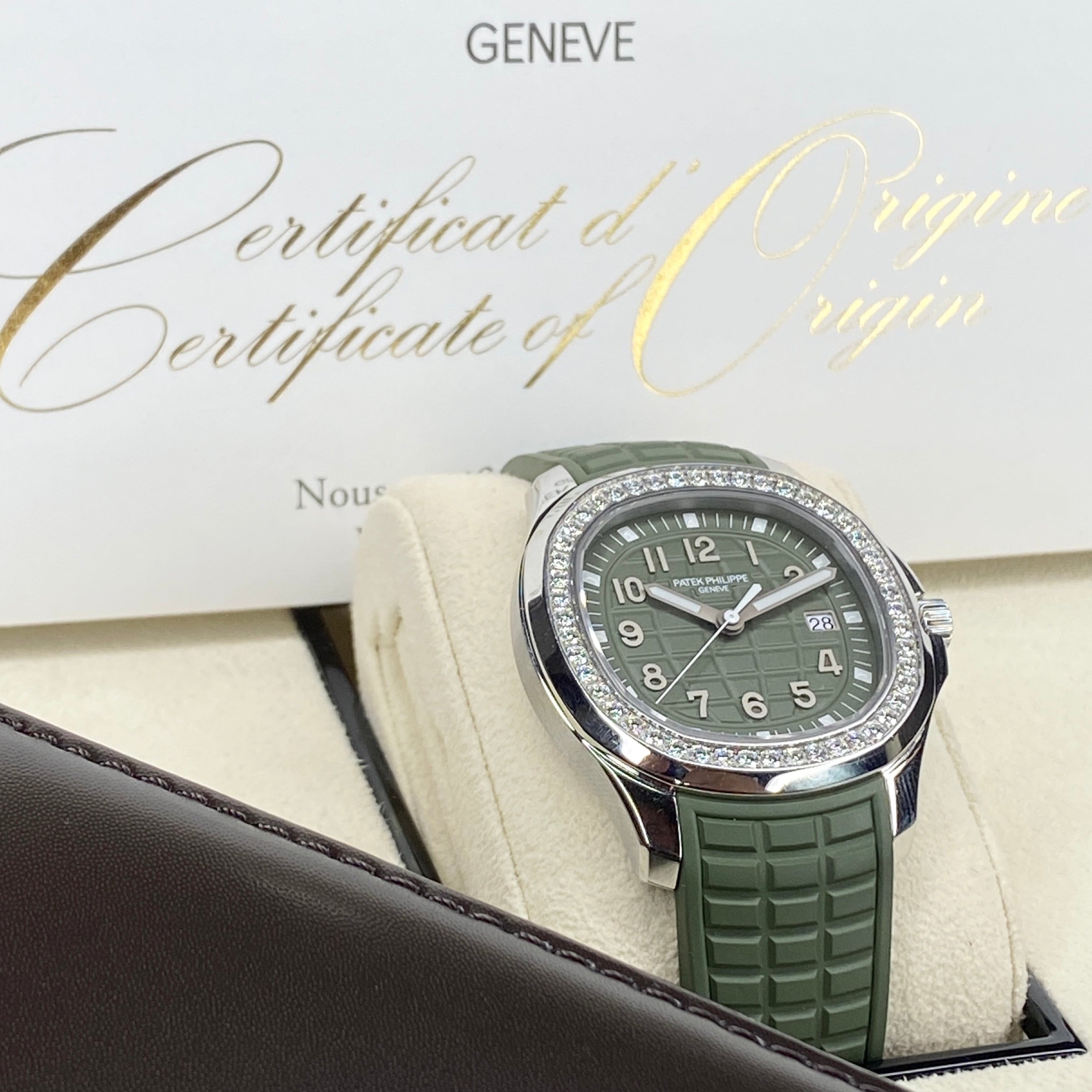PATEK PHILIPPE AQUANAUT LUCE 5267/200A-011 GRÜN 11/2022 FULLSET DEUTSCH