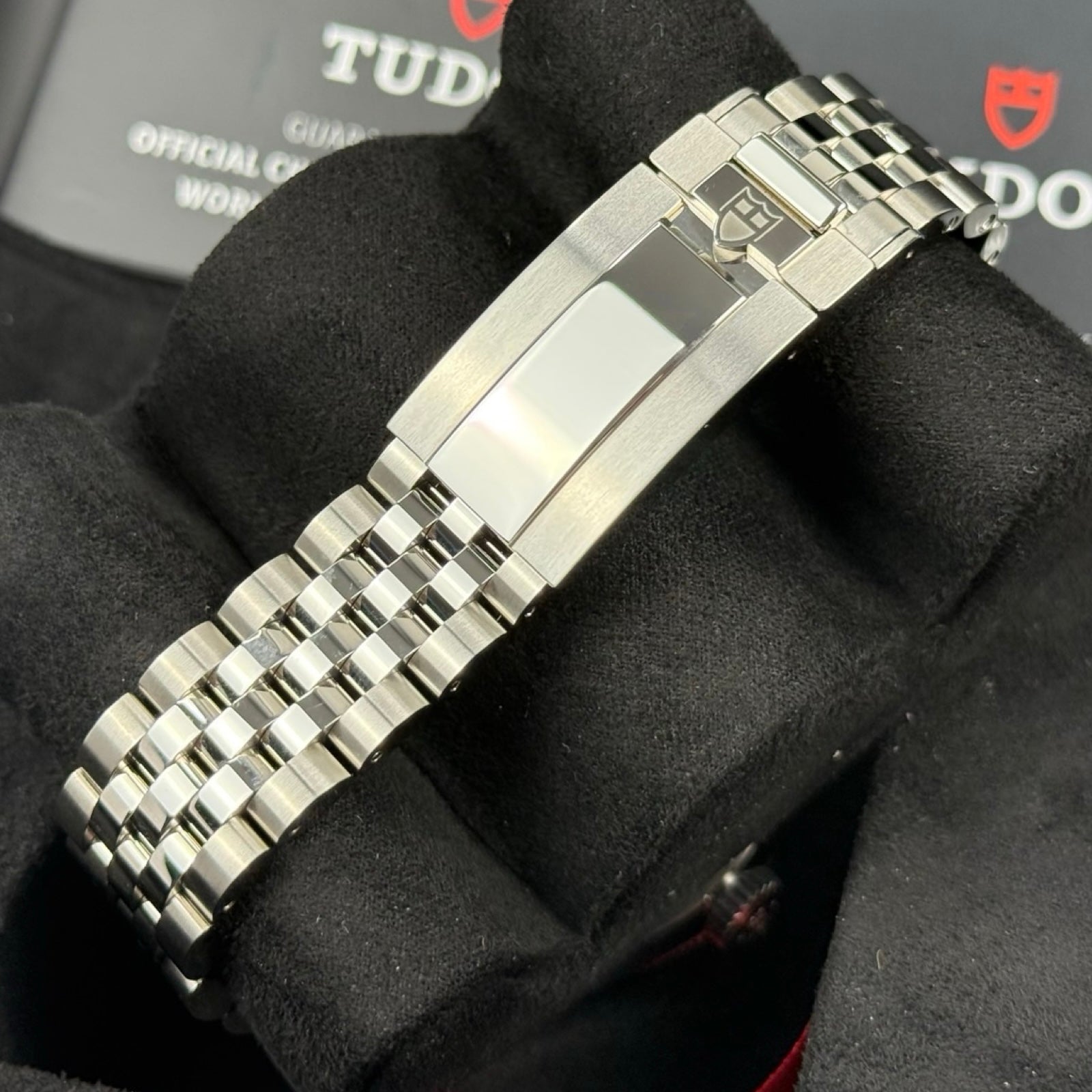 Tudor Black Bay 41 Ref. M7941A1A0NU-0003 Schwarz – Neu, Fullset 03/2025 | Finer Things