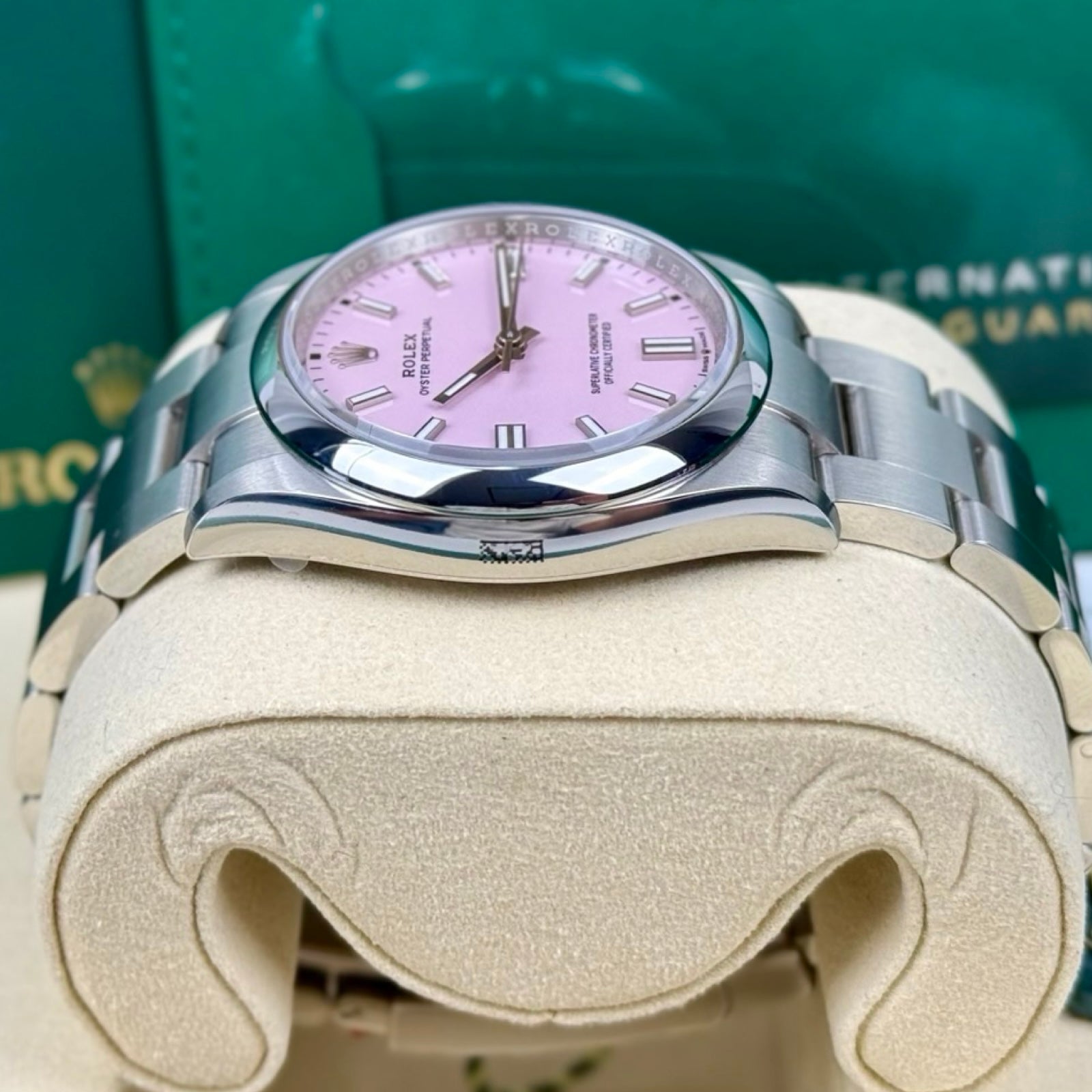 Rolex Oyster Perpetual 36 Ref. 126000 Candy Pink – Neu, Fullset 03/2026 | Finer Things