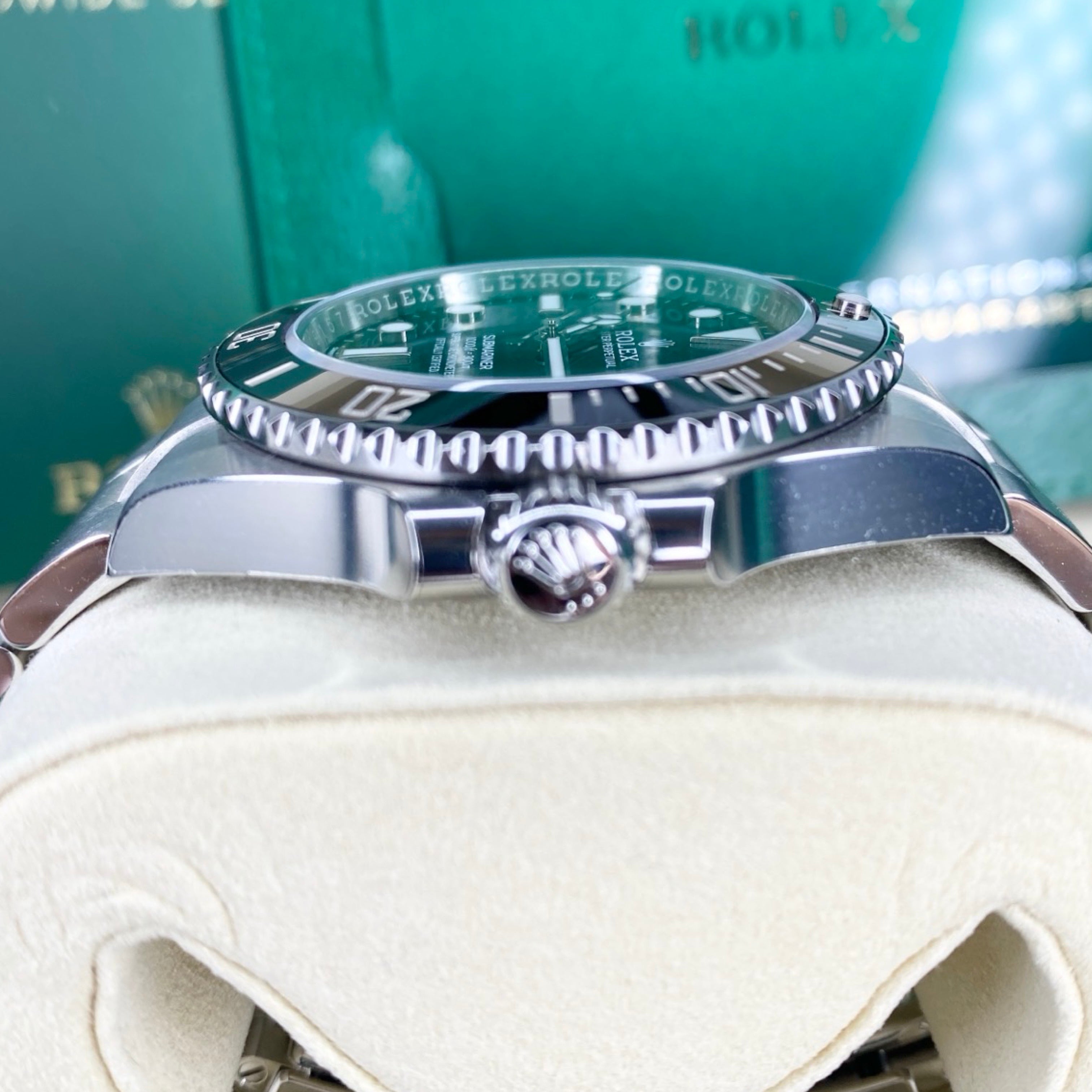 ROLEX SUBMARINER NO DATE 124060 09/2025 NEU VERKLEBT FULLSET