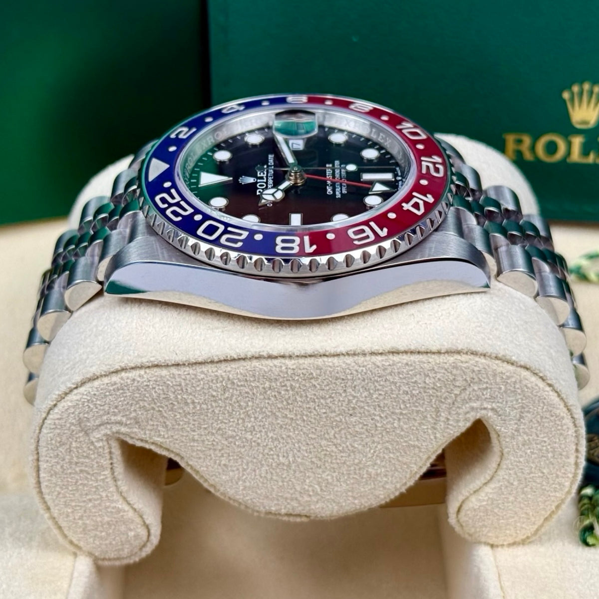 ROLEX GMT-MASTER II PEPSI 126710BLRO JUBILEE 02/2023 WIE NEU FULLSET