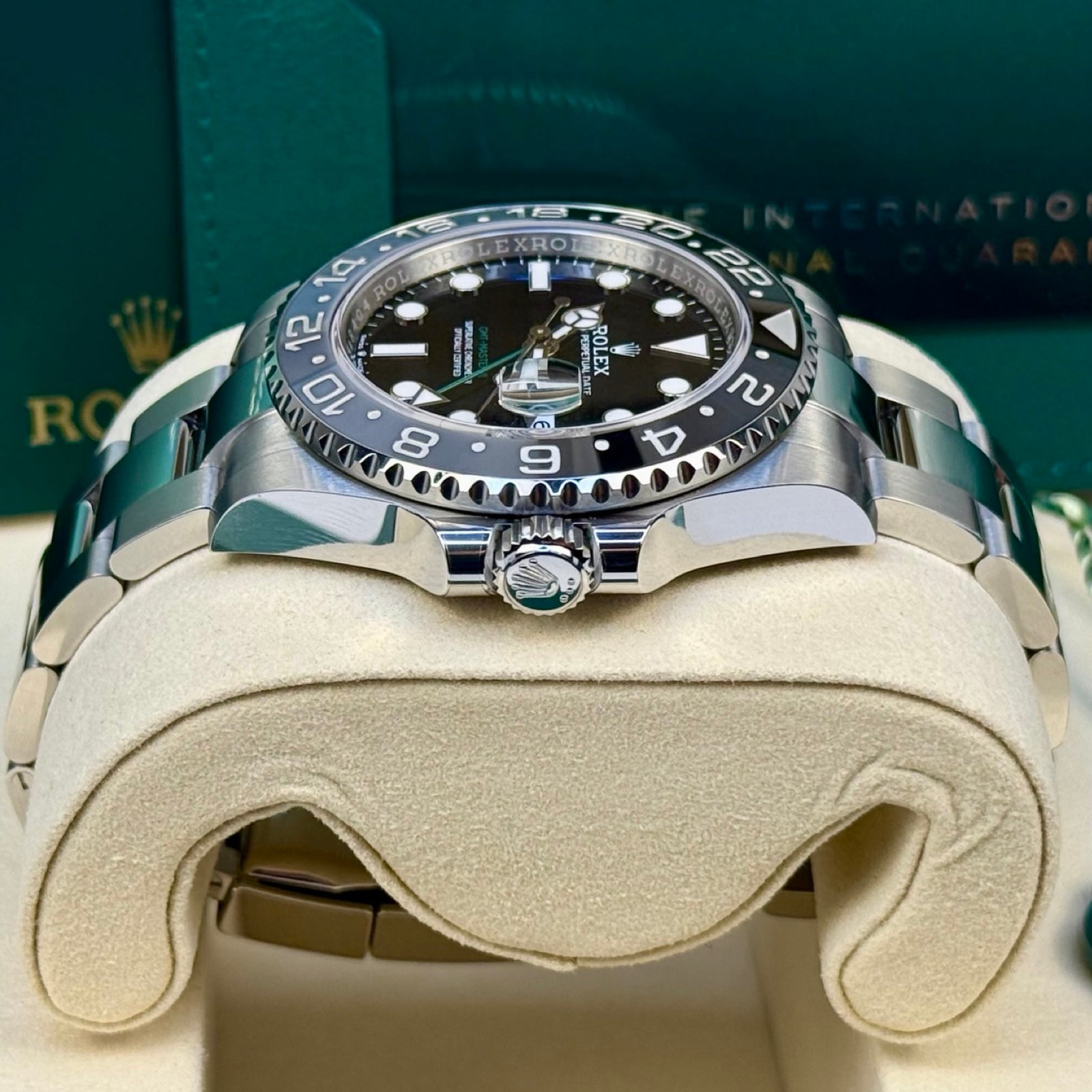 ROLEX GMT-MASTER II 126710GRNR OYSTER "BRUCE WAYNE" 02/2025 NEU FULLSET